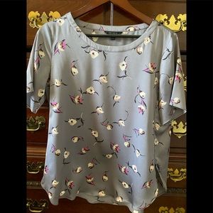 Banana Republic ladies blouse size medium
